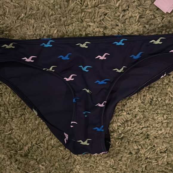 Hollister Logo Print Bikini - Picture 2 of 7